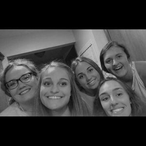 Meet your Posher, Elyse